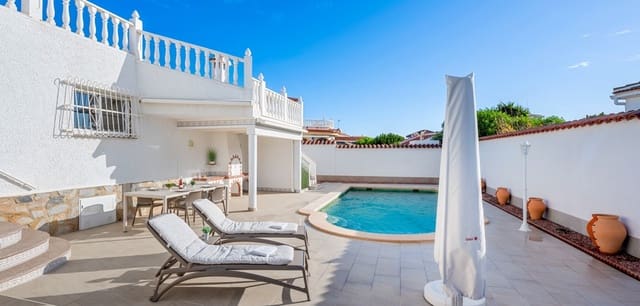3 bedroom Villa for sale in Ciudad Quesada, Rojales with pool - € 445,000 (Ref: 9509387)