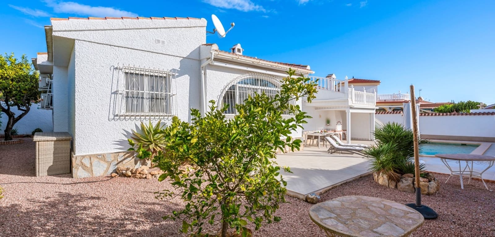 3 bedroom Villa for sale in Ciudad Quesada with pool - € 445,000 (Ref: 9509387)