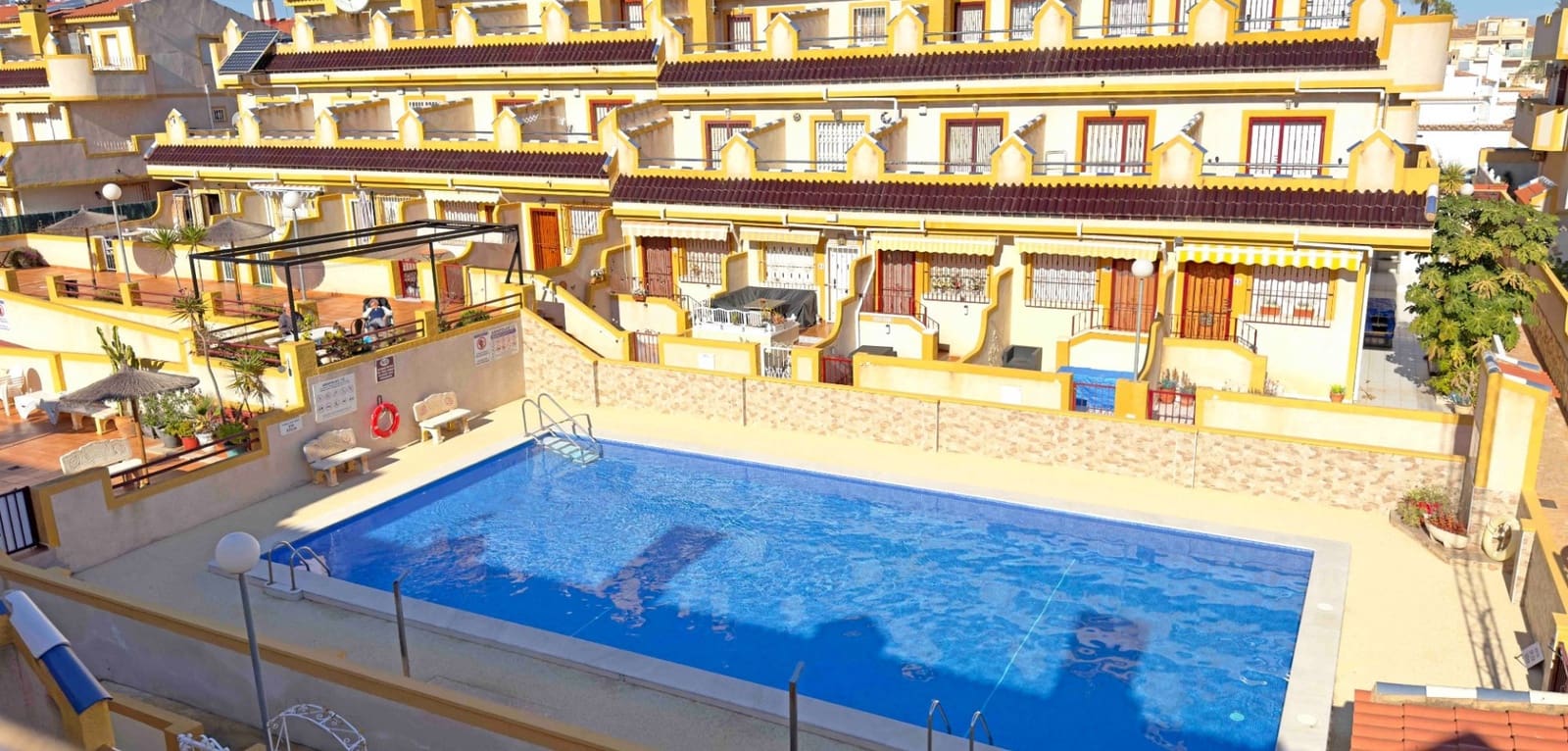 3 bedroom Townhouse for sale in Los Altos with pool garage - € 185,000 (Ref: 9511437)