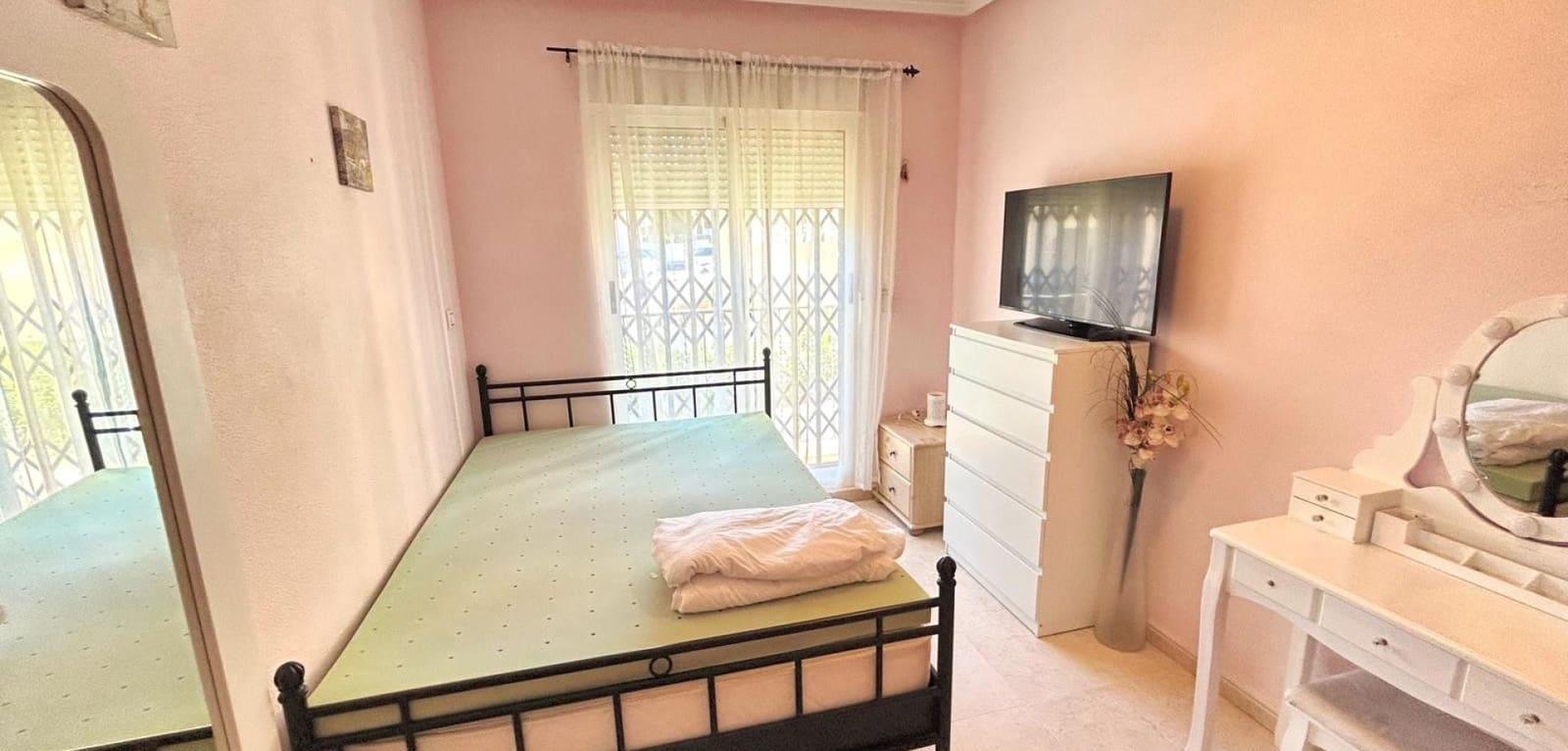 4 bedroom Townhouse for sale in Villamartin with pool - € 249,900 (Ref: 9511439)