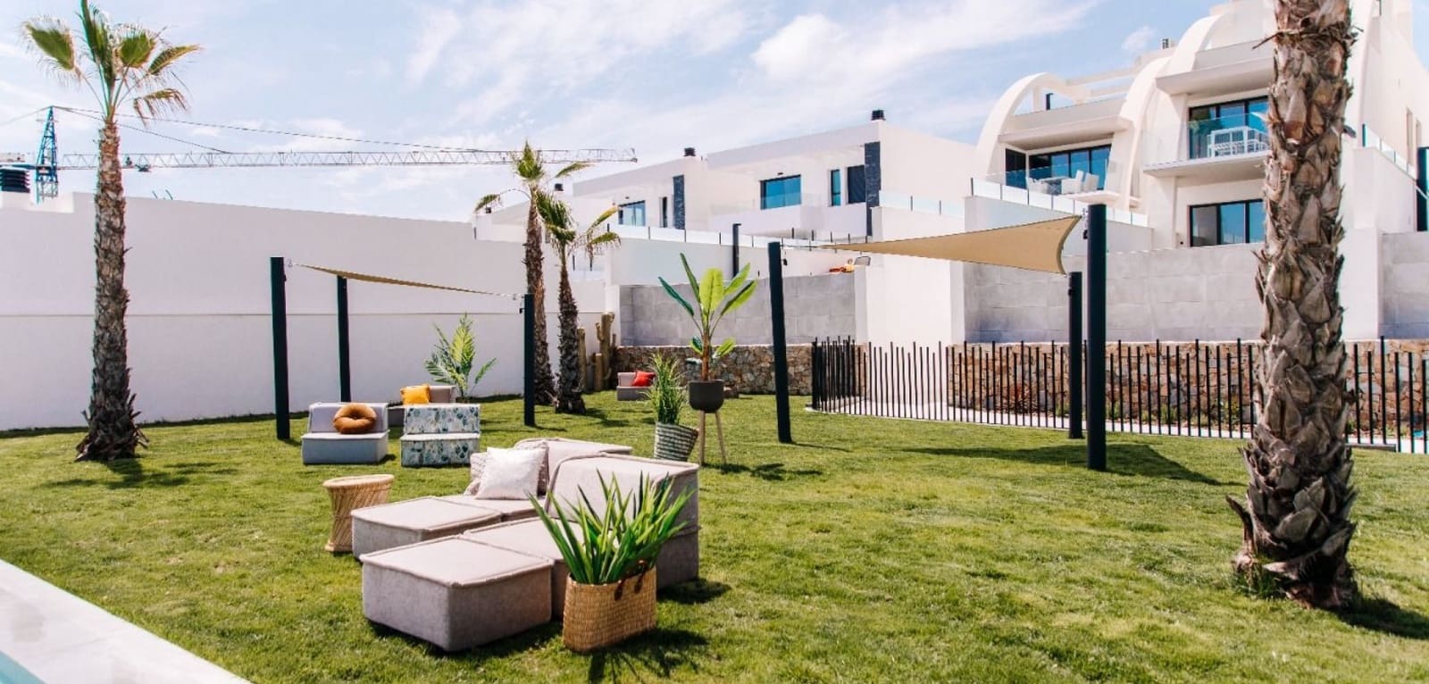 2 bedroom Bungalow for sale in Ciudad Quesada with pool - € 475,000 (Ref: 9521543)