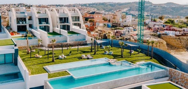 2 bedroom Bungalow for sale in Ciudad Quesada, Rojales with pool - € 475,000 (Ref: 9521543)