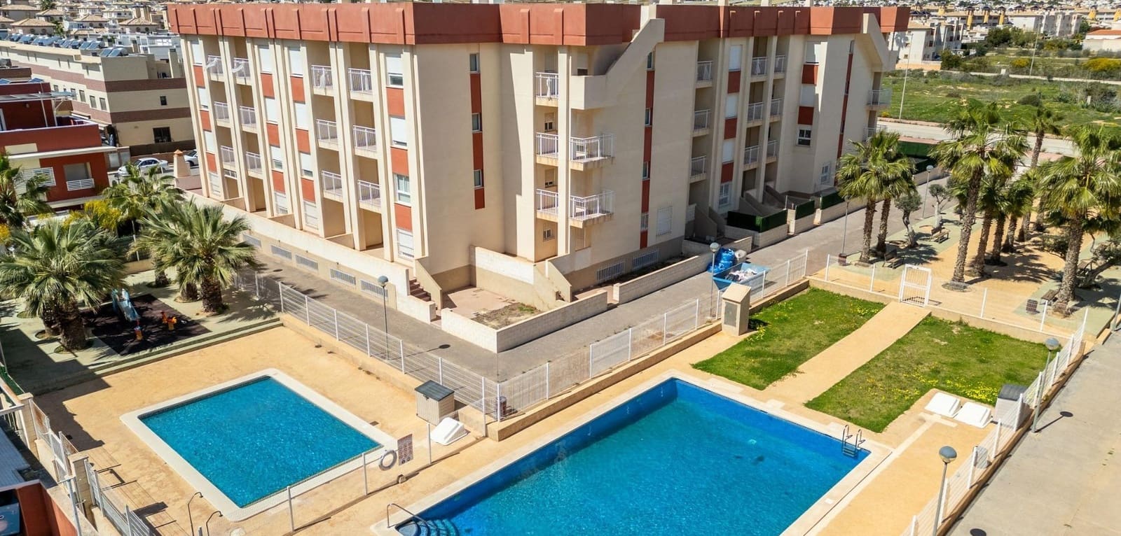 2 Zimmer Apartment zu verkaufen in Orihuela Costa mit Pool - 186.500 € (Ref: 9528331)