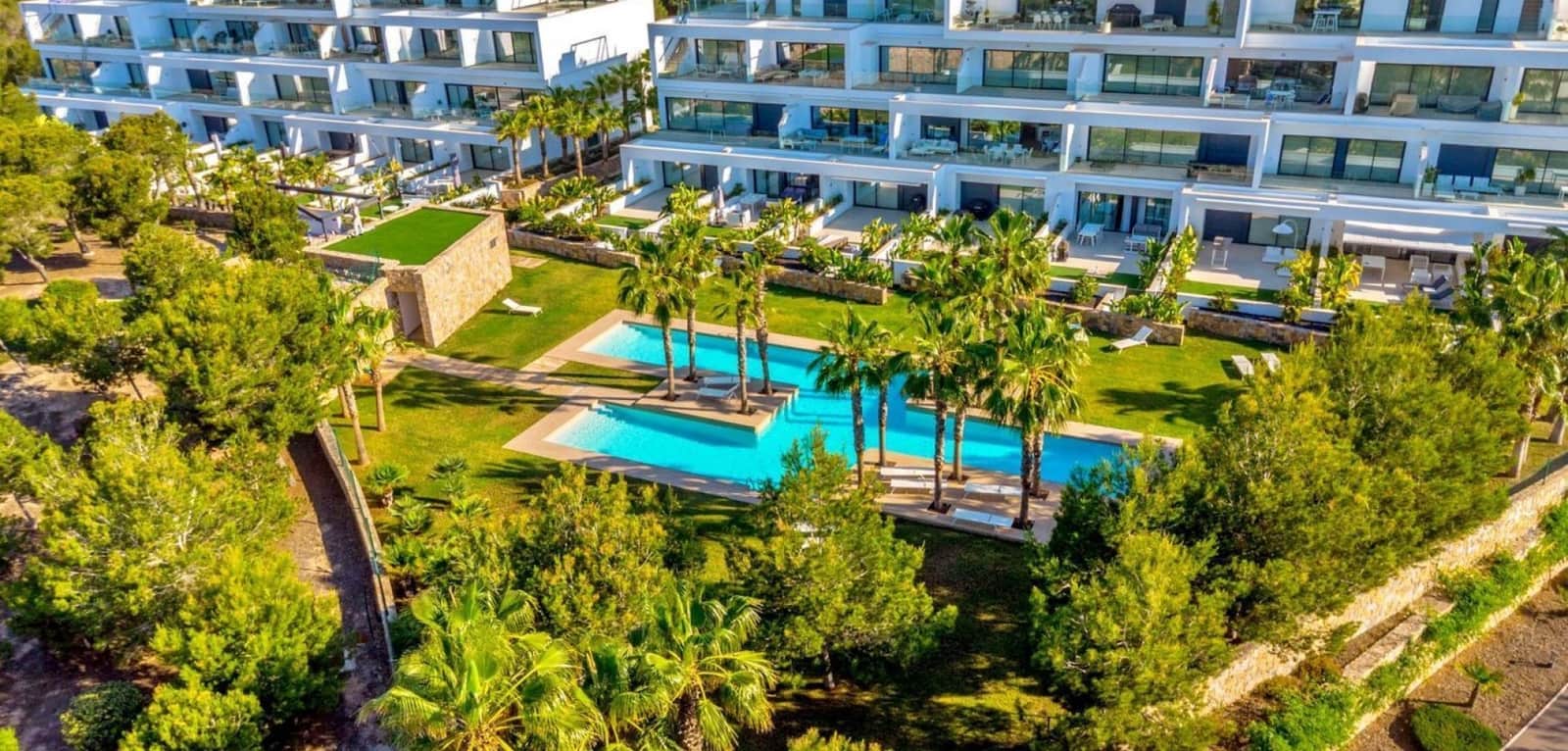 2 soverom Leilighet til salgs i Las Colinas Golf med svømmebasseng - € 359 000 (Ref: 9532311)