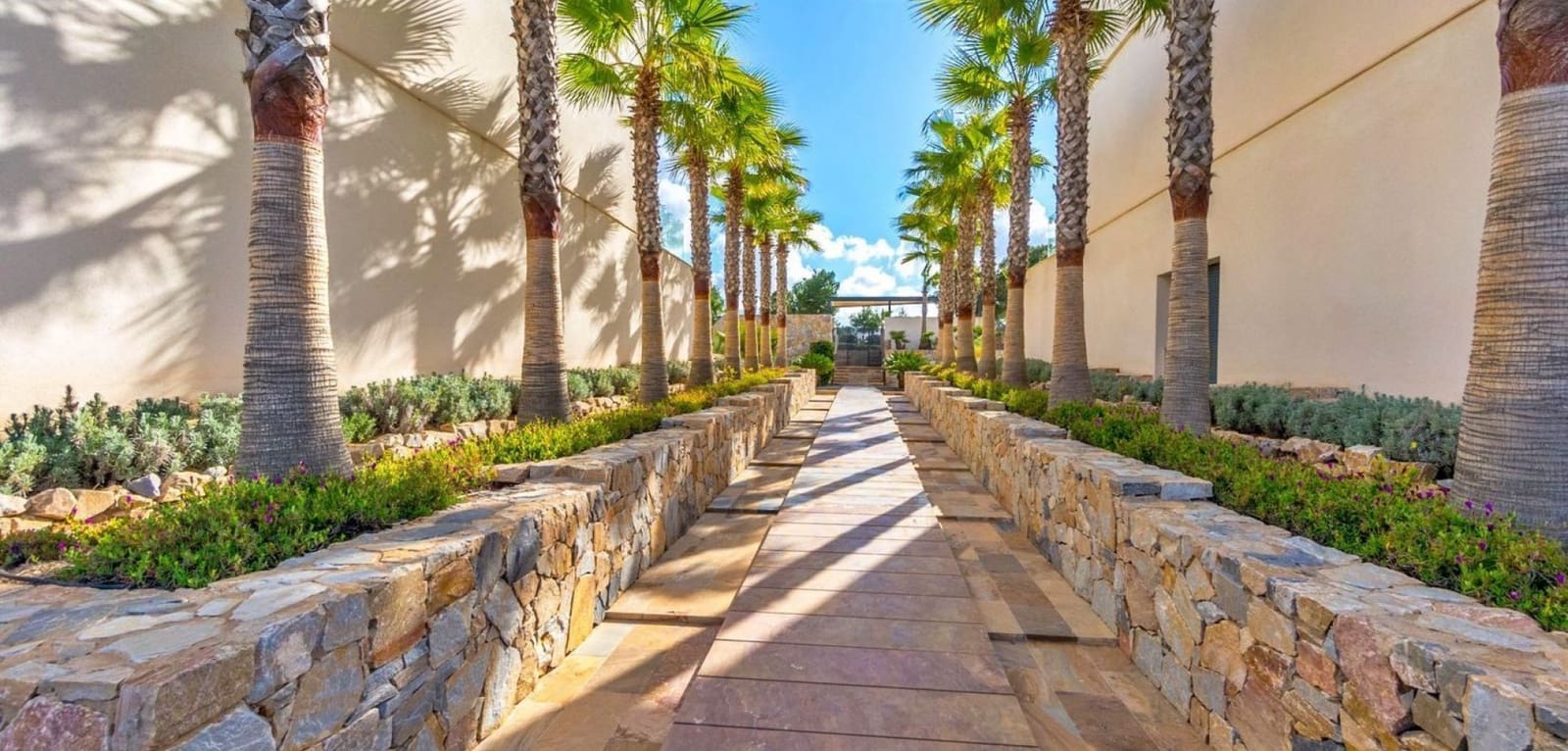 2 soverom Leilighet til salgs i Las Colinas Golf med svømmebasseng - € 359 000 (Ref: 9532311)