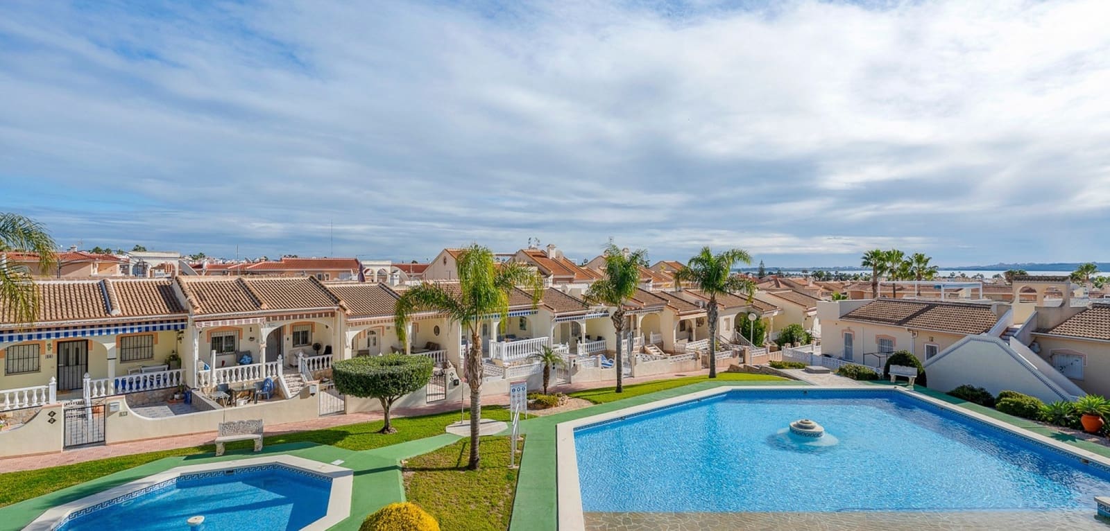 Casa de 2 habitaciones en Ciudad Quesada en venta con piscina - 189.000 € (Ref: 9534448)