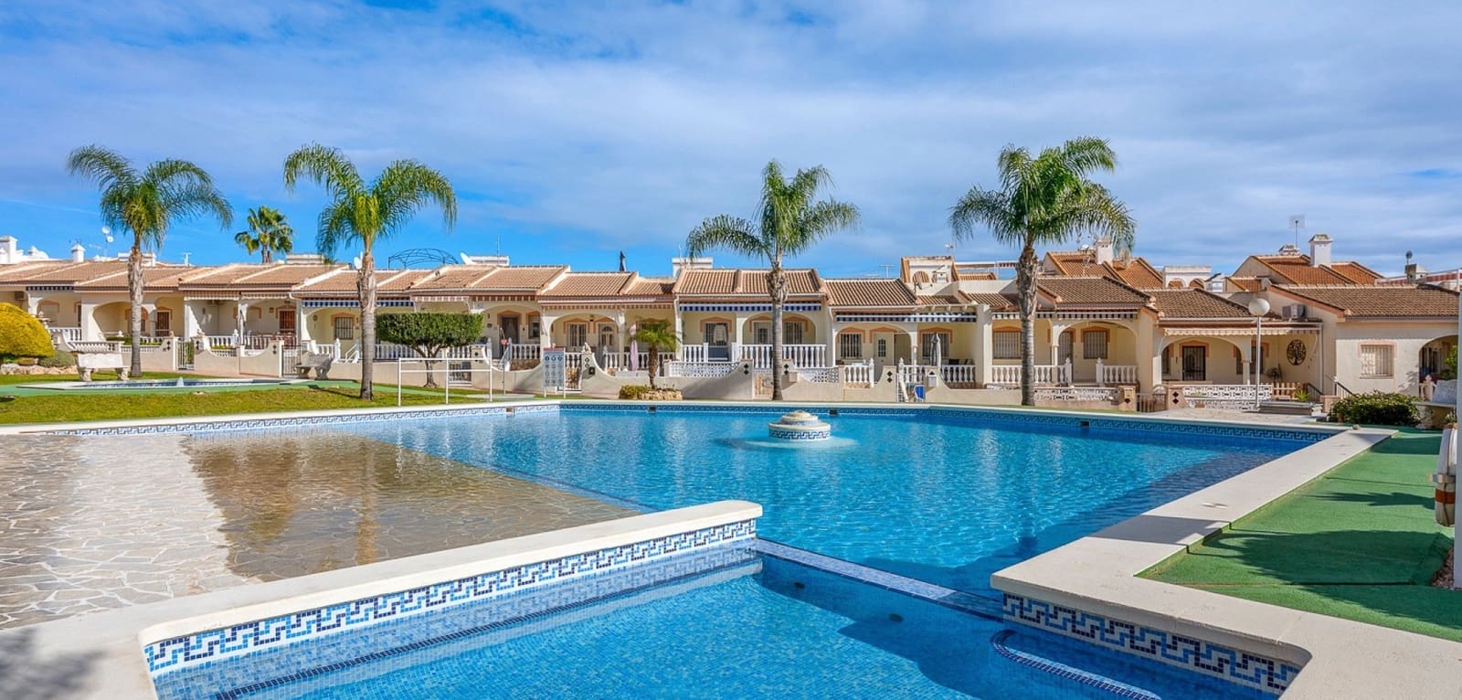 Casa de 2 habitaciones en Ciudad Quesada en venta con piscina - 189.000 € (Ref: 9534448)