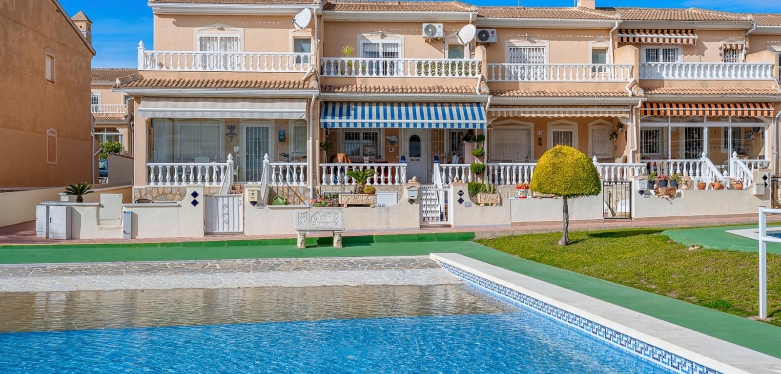 Casa de 2 habitaciones en Ciudad Quesada en venta con piscina - 189.000 € (Ref: 9534448)