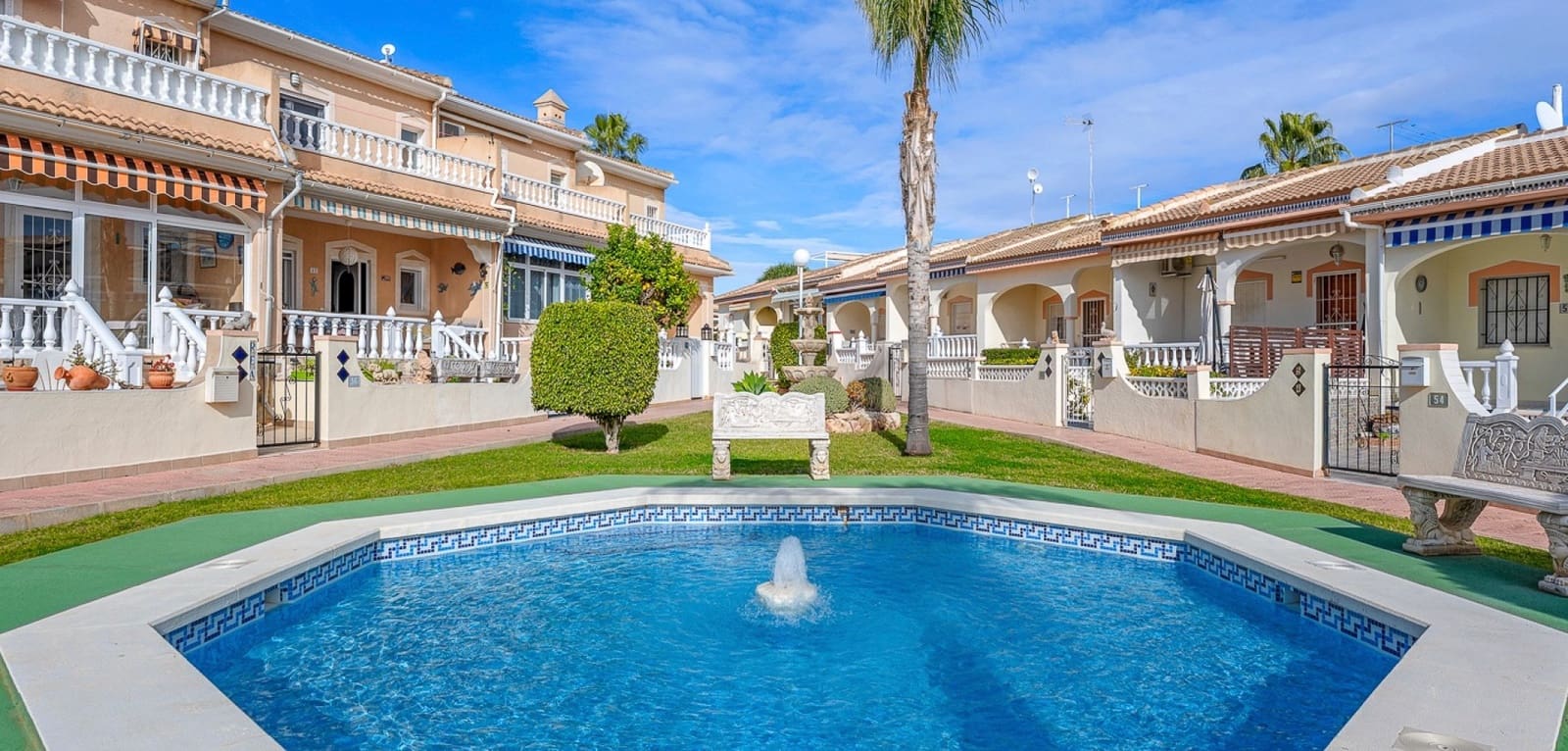 Casa de 2 habitaciones en Ciudad Quesada en venta con piscina - 189.000 € (Ref: 9534448)