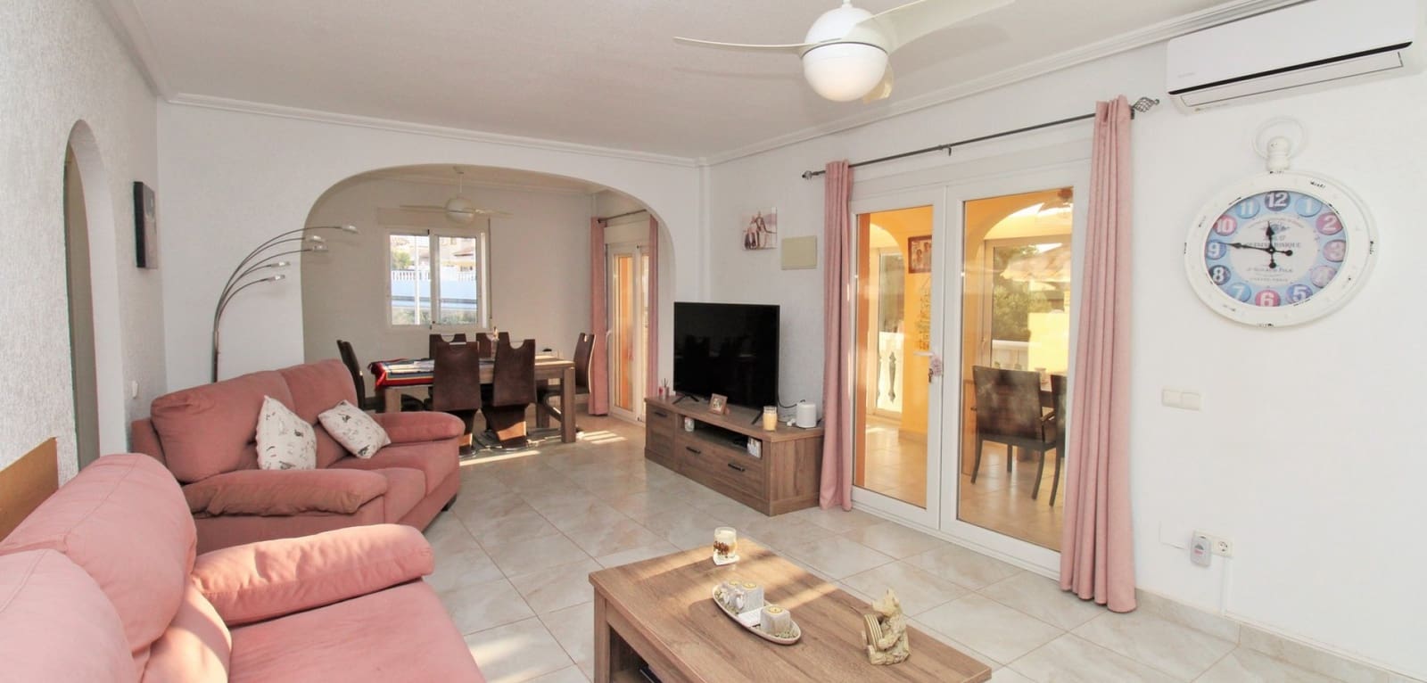 4 camera da letto Villa in vendita in Playa Flamenca con piscina - 399.950 € (Rif: 9537816)