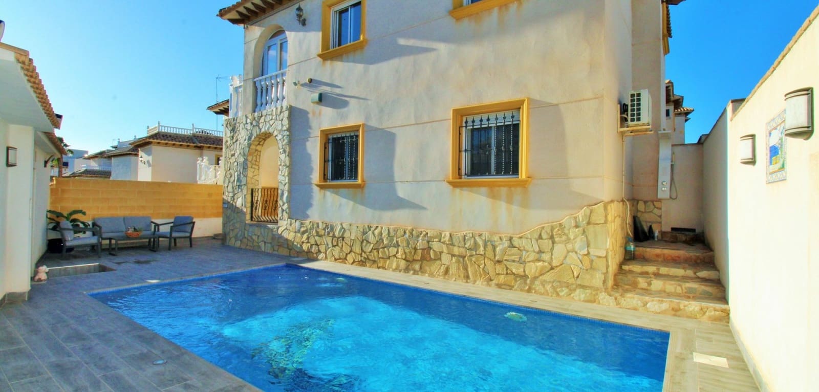 4 camera da letto Villa in vendita in Playa Flamenca con piscina - 399.950 € (Rif: 9537816)