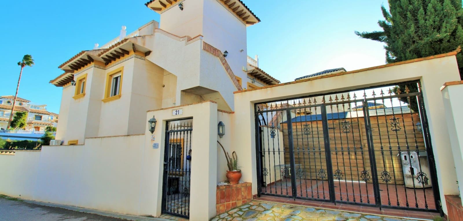 4 camera da letto Villa in vendita in Playa Flamenca con piscina - 399.950 € (Rif: 9537816)