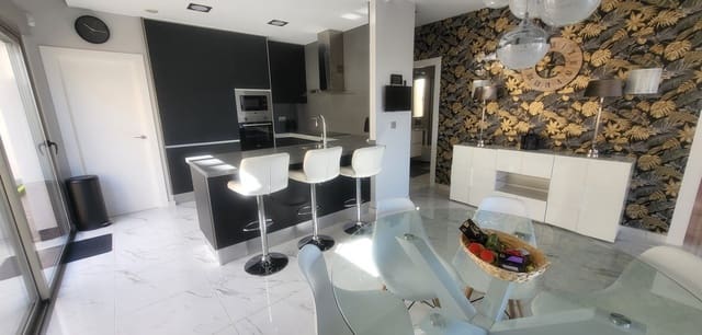 3 makuuhuone Huvila myytävänä paikassa Villamartin, Orihuela mukana uima-altaan - 400 000 € (Ref: 9537817)