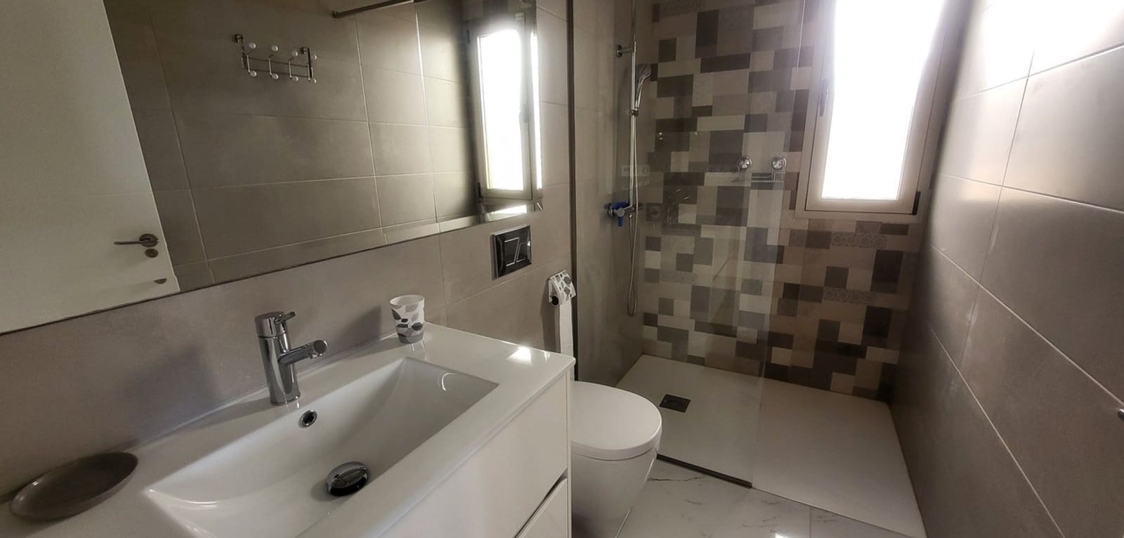 3 Zimmer Villa zu verkaufen in Villamartin mit Pool - 400.000 € (Ref: 9537817)