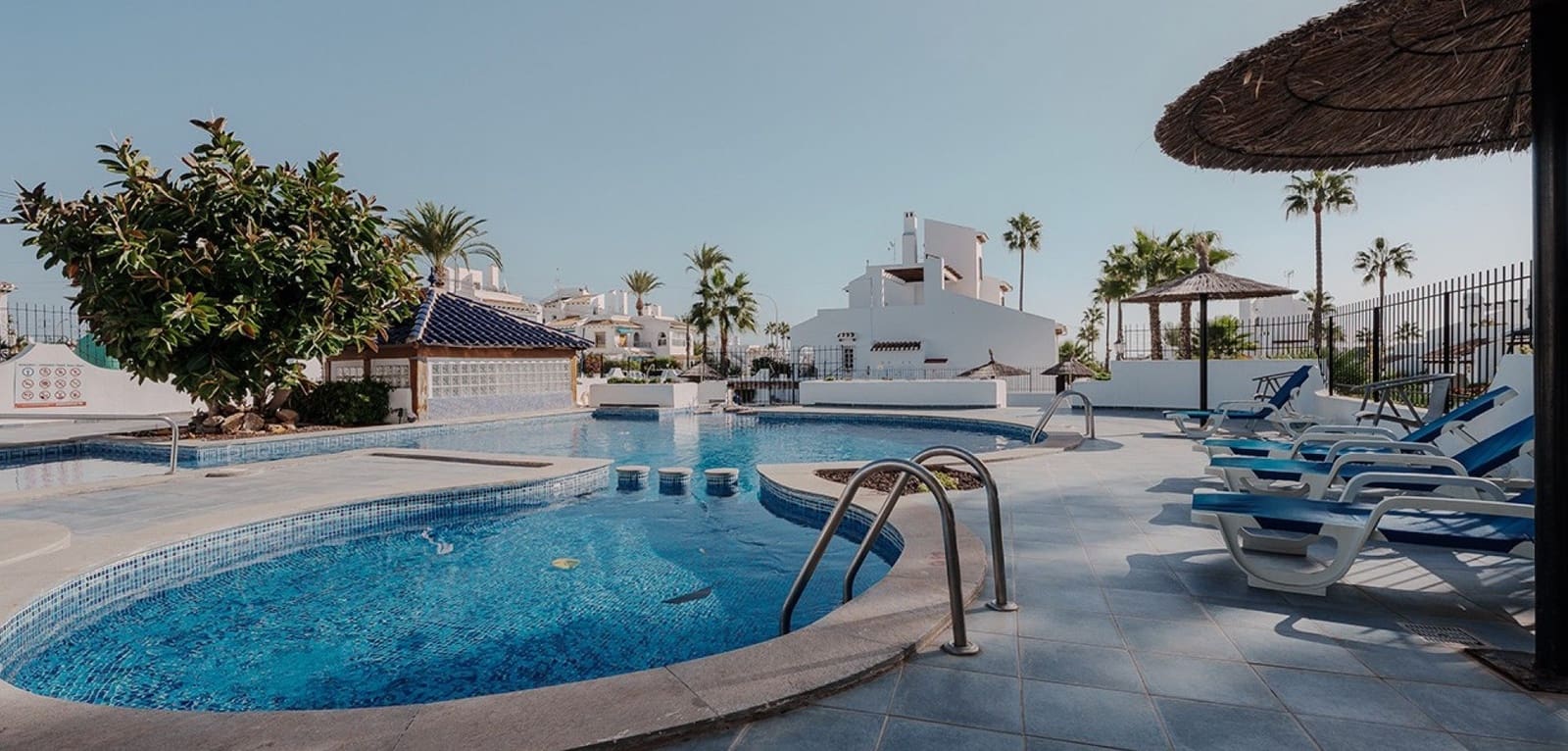 3 soveværelse Lejlighed til salg i Villamartin med swimmingpool - € 299.000 (Ref: 9537818)