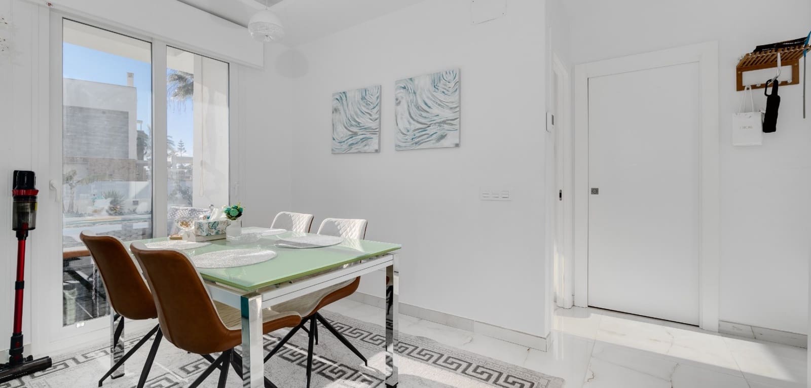 4 chambre Villa/Maison à vendre à Torrevieja avec piscine - 750 000 € (Ref: 9542037)