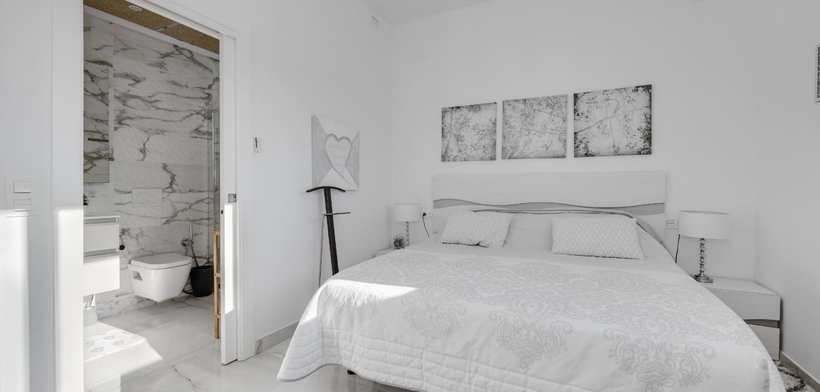 4 chambre Villa/Maison à vendre à Torrevieja avec piscine - 750 000 € (Ref: 9542037)