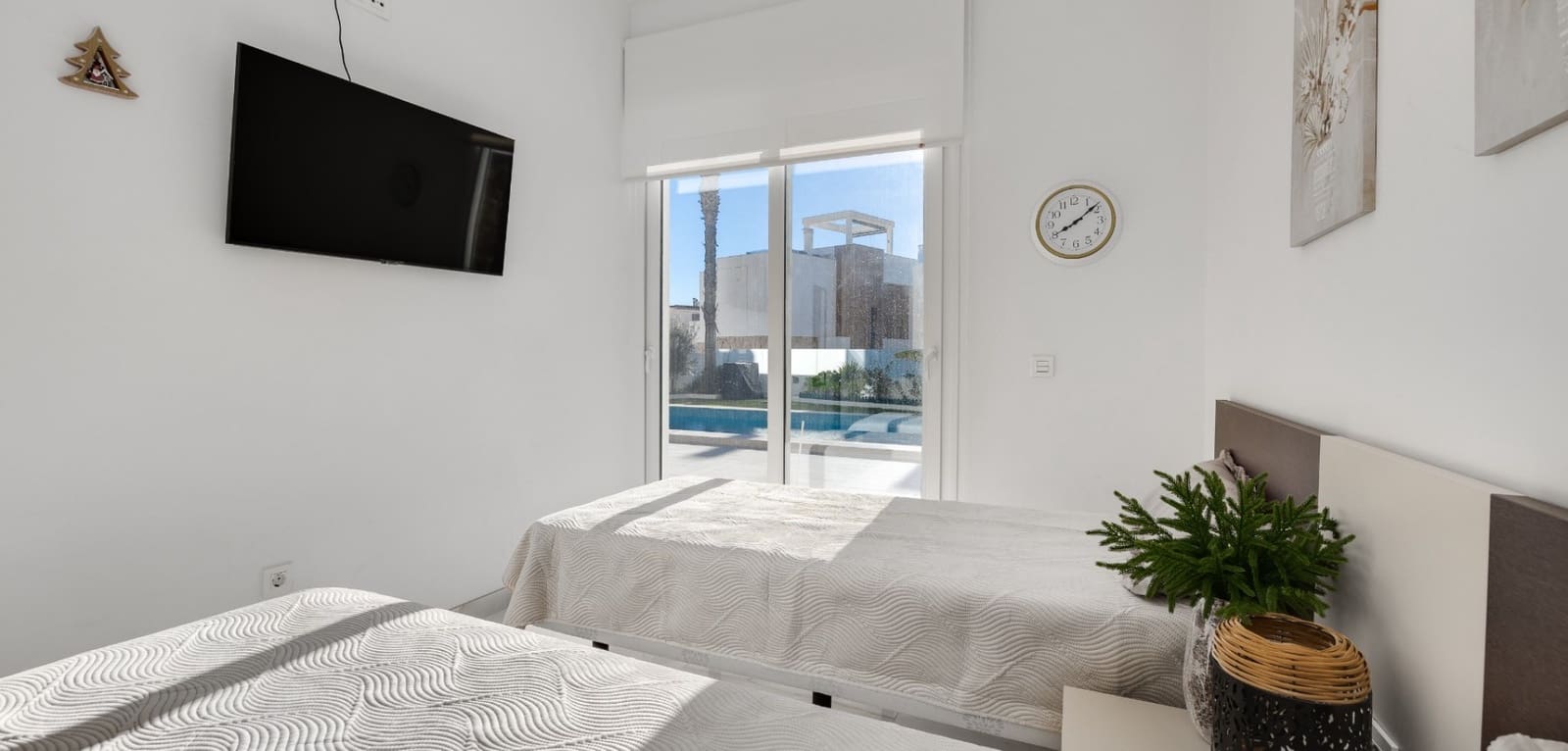 4 chambre Villa/Maison à vendre à Torrevieja avec piscine - 750 000 € (Ref: 9542037)