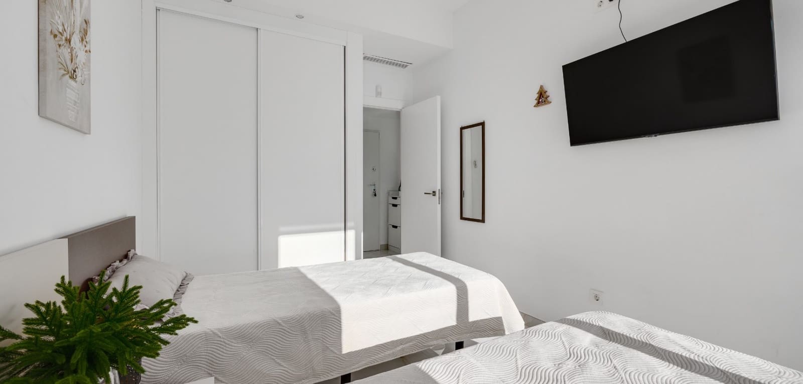 4 chambre Villa/Maison à vendre à Torrevieja avec piscine - 750 000 € (Ref: 9542037)