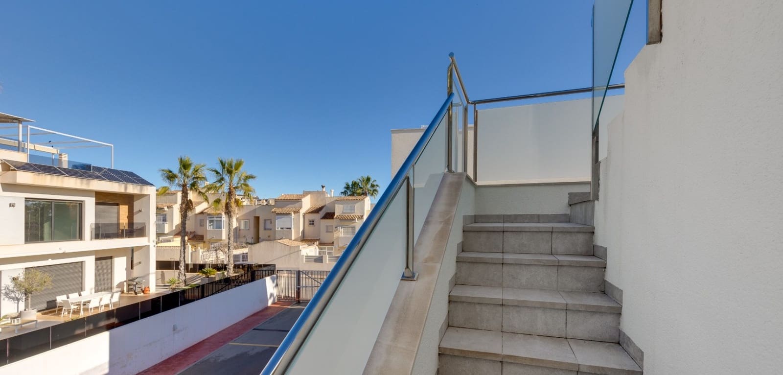 4 chambre Villa/Maison à vendre à Torrevieja avec piscine - 750 000 € (Ref: 9542037)