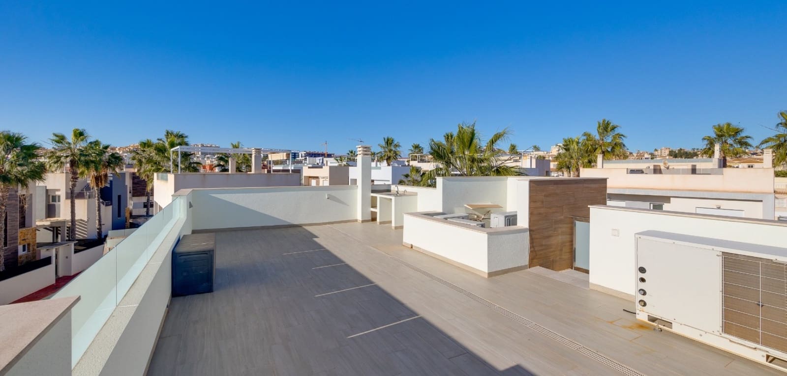 4 chambre Villa/Maison à vendre à Torrevieja avec piscine - 750 000 € (Ref: 9542037)