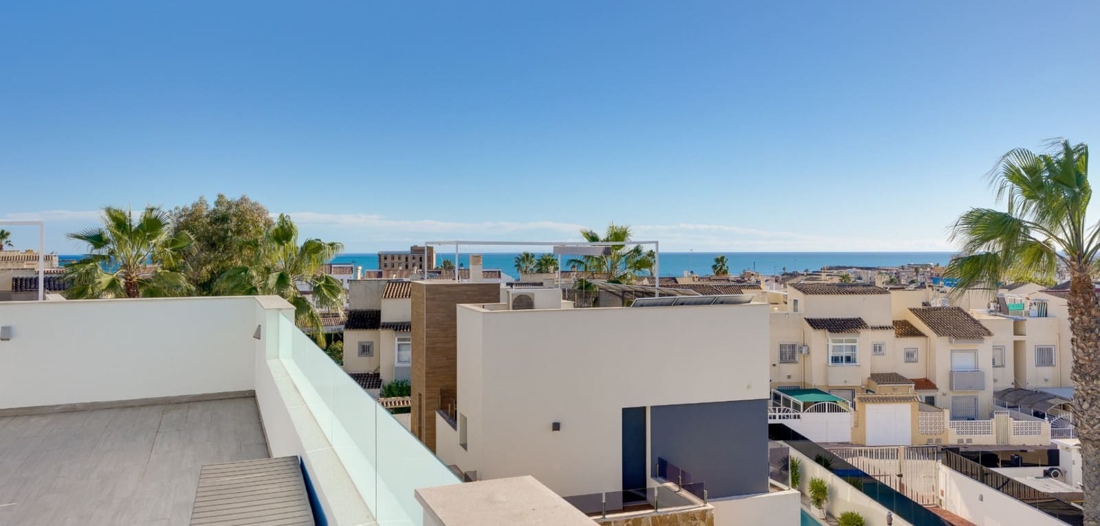 4 chambre Villa/Maison à vendre à Torrevieja avec piscine - 750 000 € (Ref: 9542037)