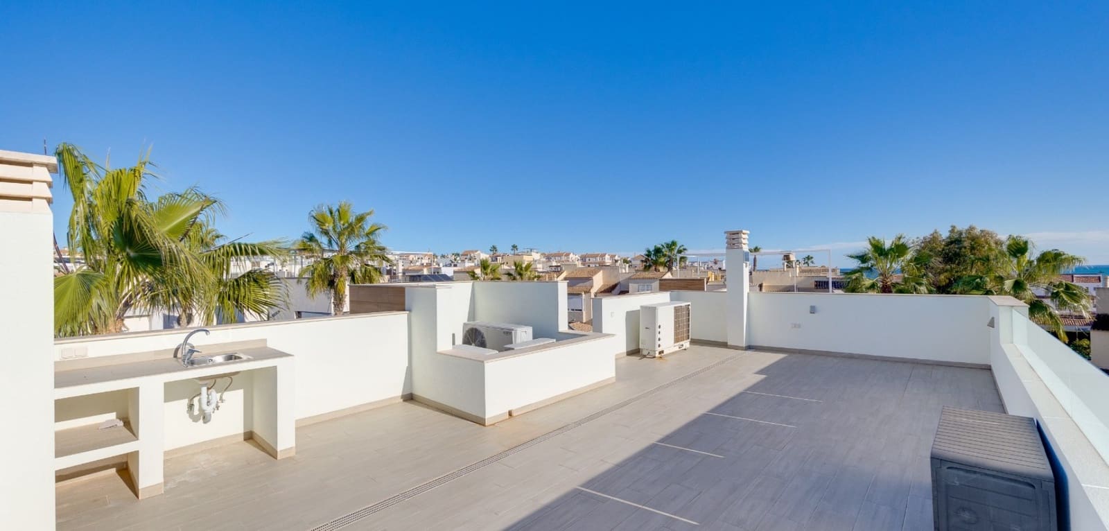 4 chambre Villa/Maison à vendre à Torrevieja avec piscine - 750 000 € (Ref: 9542037)