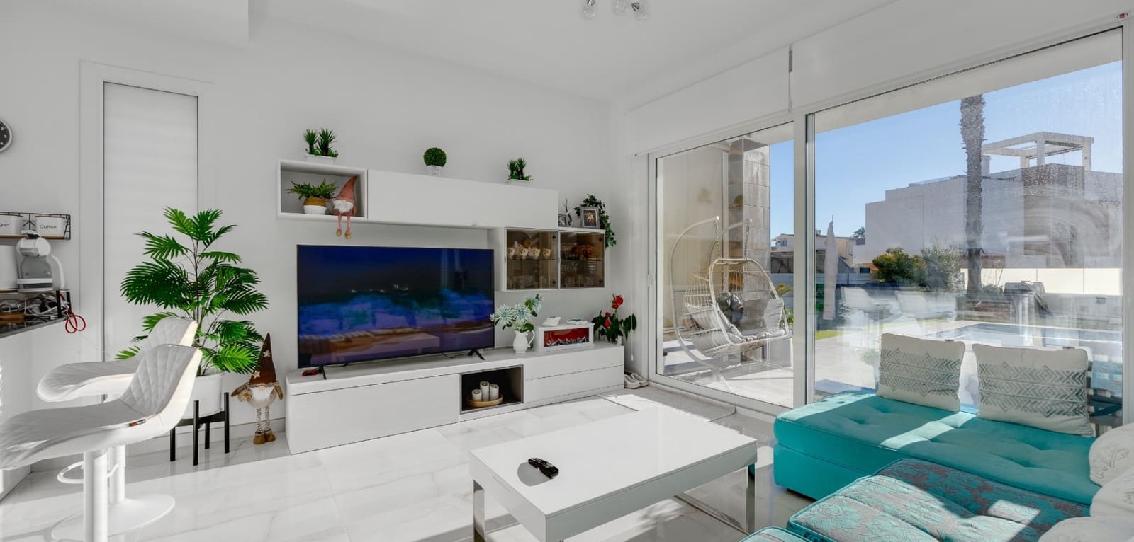 4 chambre Villa/Maison à vendre à Torrevieja avec piscine - 750 000 € (Ref: 9542037)