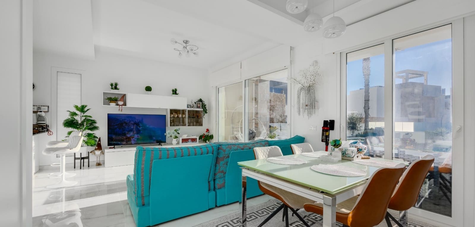 4 chambre Villa/Maison à vendre à Torrevieja avec piscine - 750 000 € (Ref: 9542037)