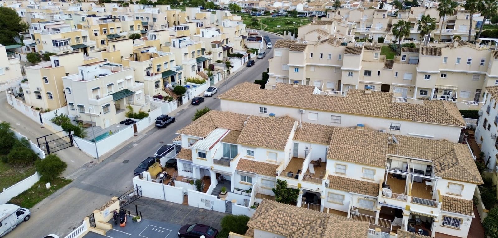 3 bedroom Townhouse for sale in La Florida with pool garage - € 249,000 (Ref: 9552324)