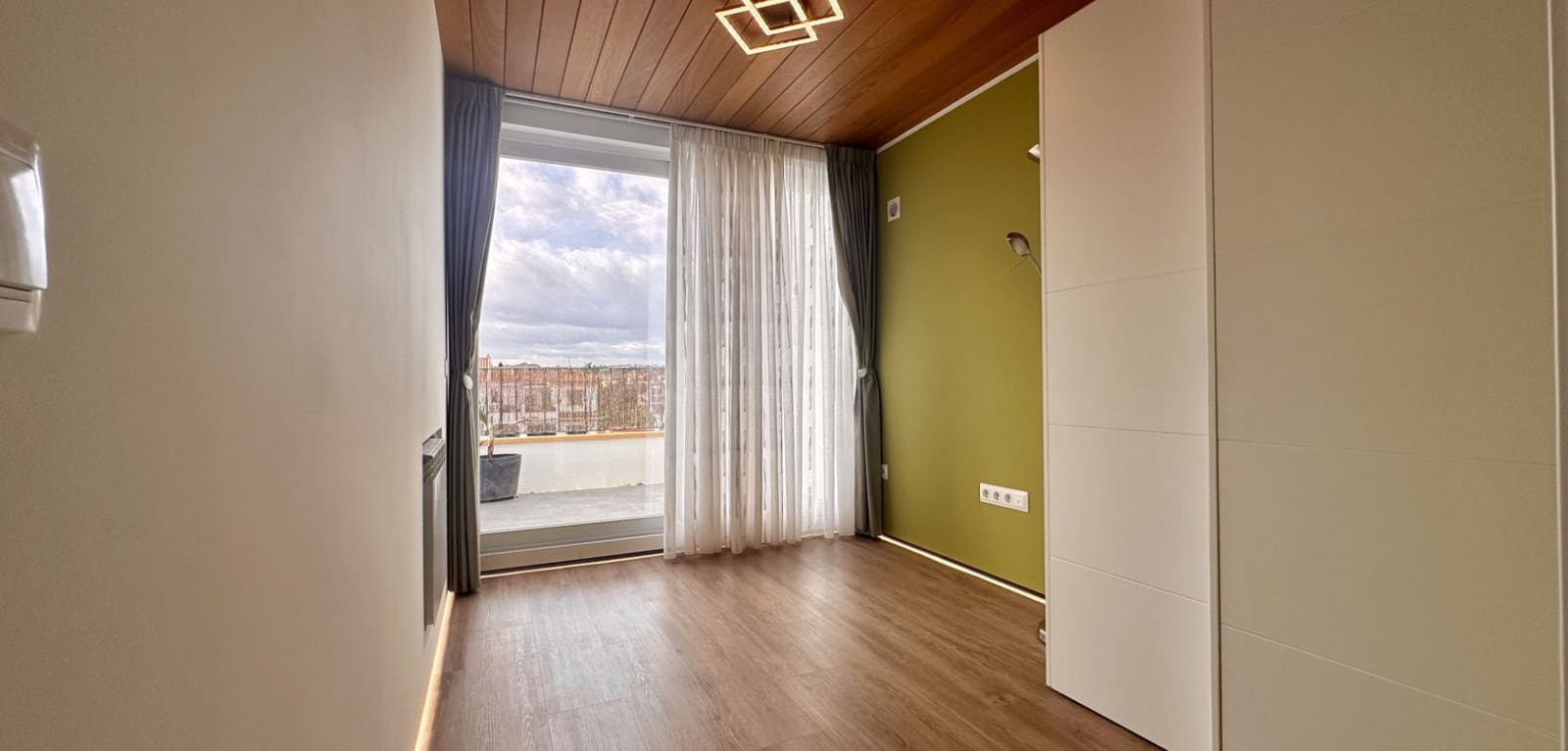 3 bedroom Townhouse for sale in La Florida with pool garage - € 249,000 (Ref: 9552324)