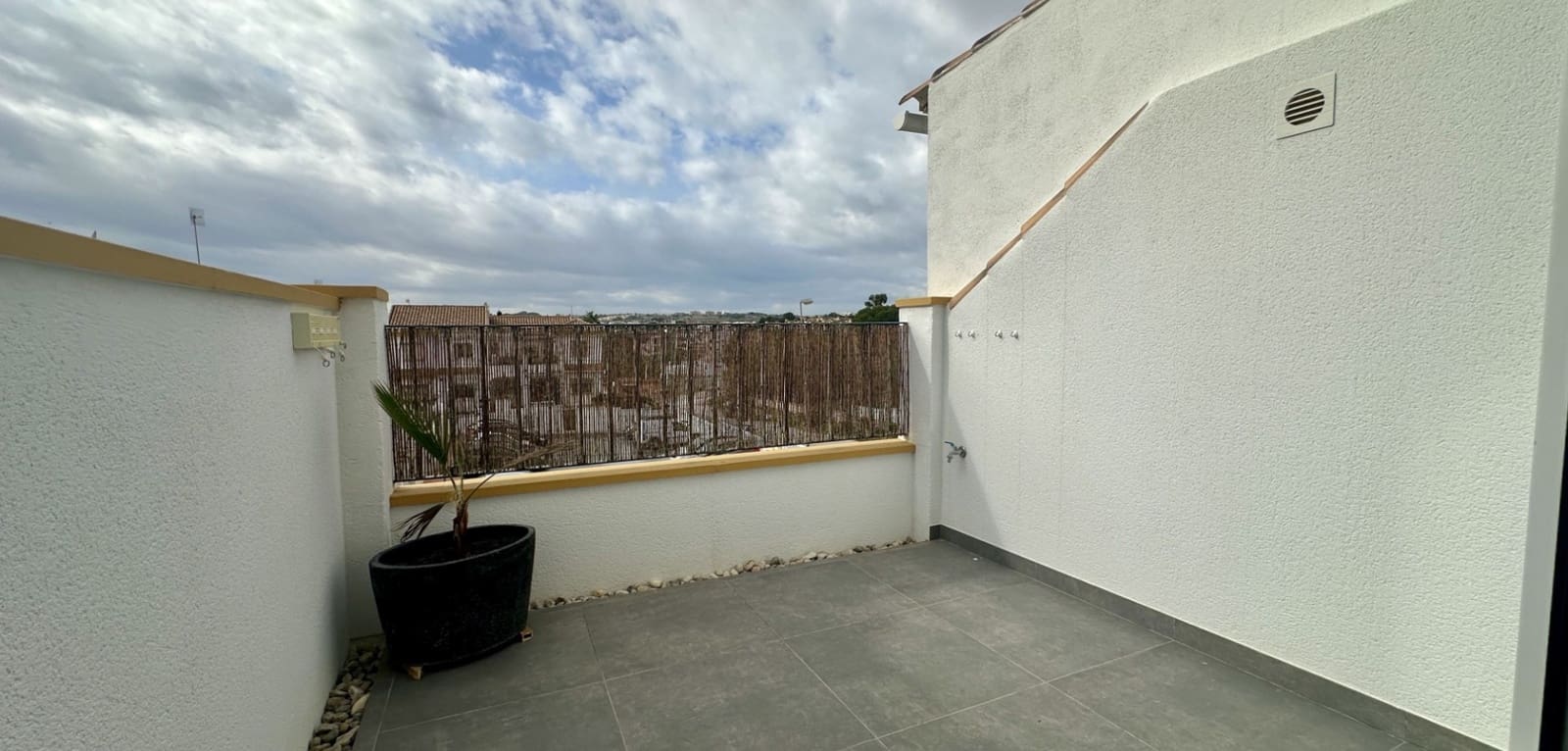 3 bedroom Townhouse for sale in La Florida with pool garage - € 249,000 (Ref: 9552324)