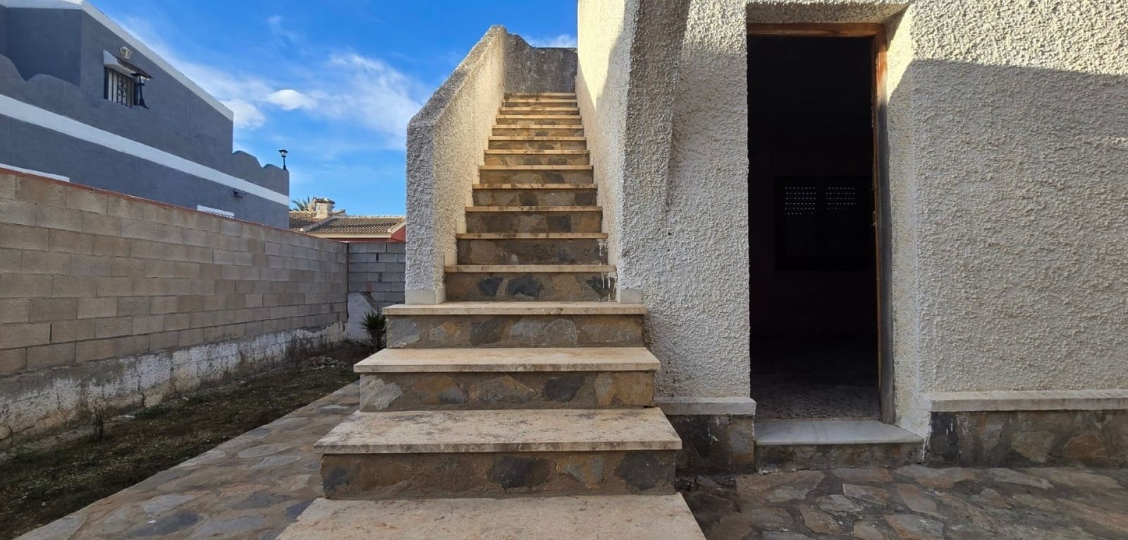 3 Zimmer Villa zu verkaufen in El Chaparral mit Garage - 330.000 € (Ref: 9566263)