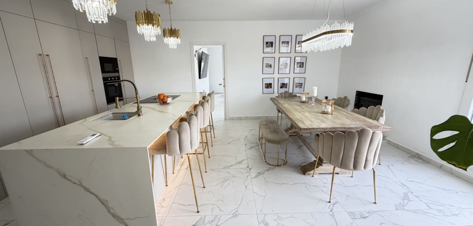 6 makuuhuone Huvila myytävänä paikassa Villamartin mukana uima-altaan - 695 000 € (Ref: 9571619)