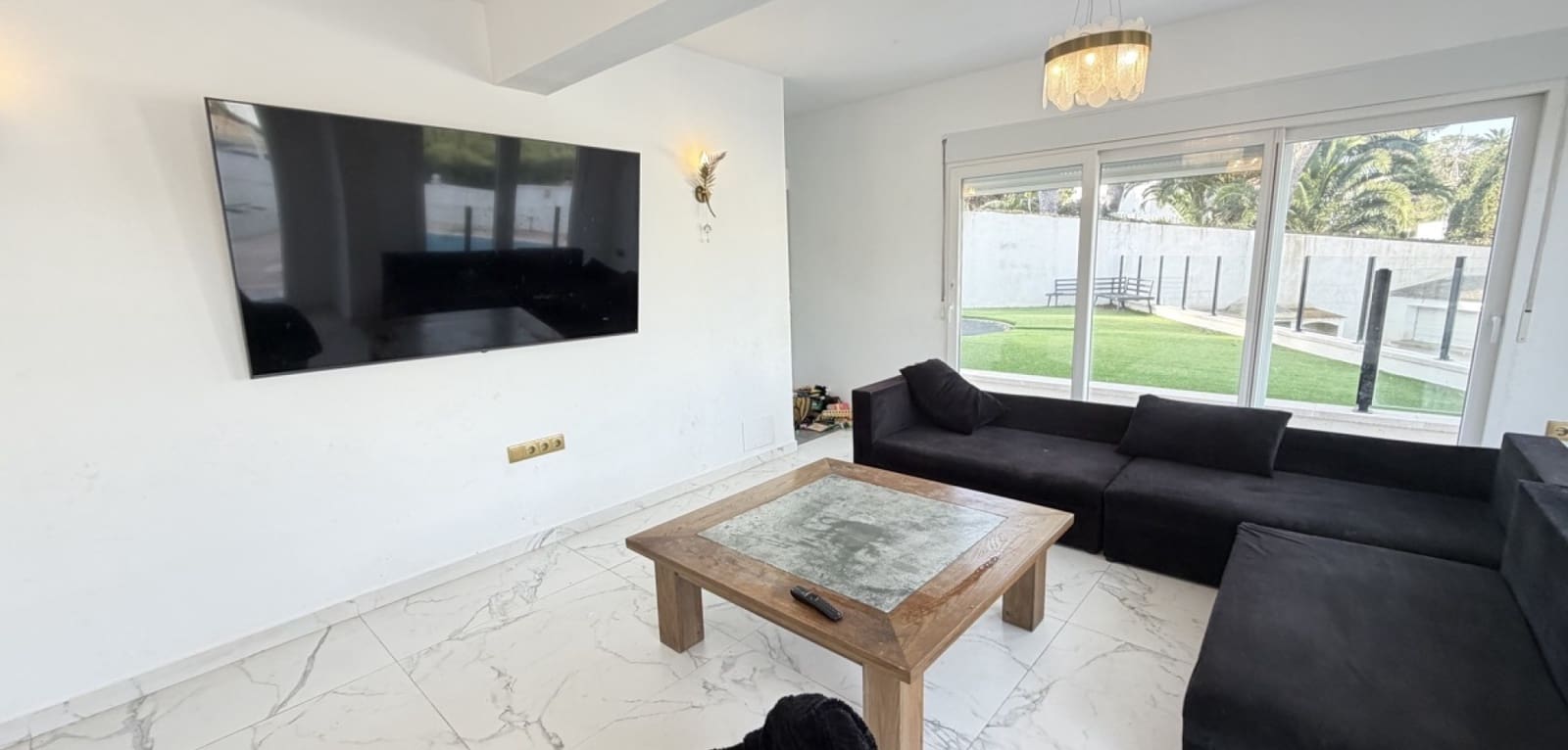 6 makuuhuone Huvila myytävänä paikassa Villamartin mukana uima-altaan - 695 000 € (Ref: 9571619)