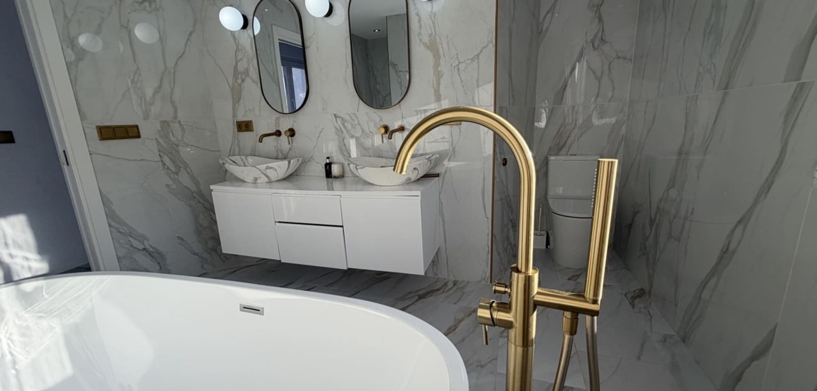 6 makuuhuone Huvila myytävänä paikassa Villamartin mukana uima-altaan - 695 000 € (Ref: 9571619)