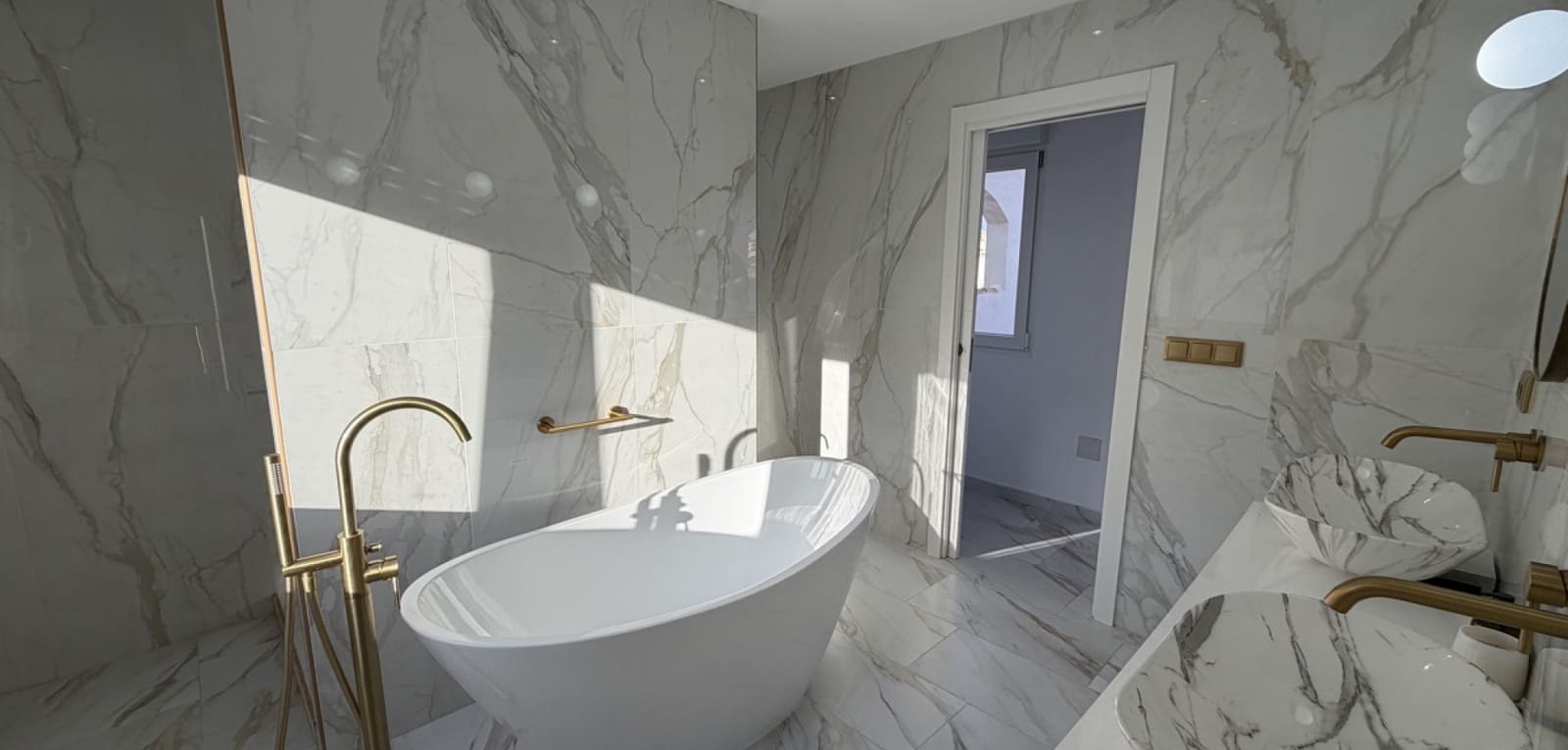 6 makuuhuone Huvila myytävänä paikassa Villamartin mukana uima-altaan - 695 000 € (Ref: 9571619)