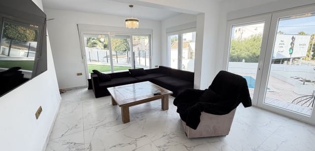 6 makuuhuone Huvila myytävänä paikassa Villamartin, Orihuela mukana uima-altaan - 695 000 € (Ref: 9571619)