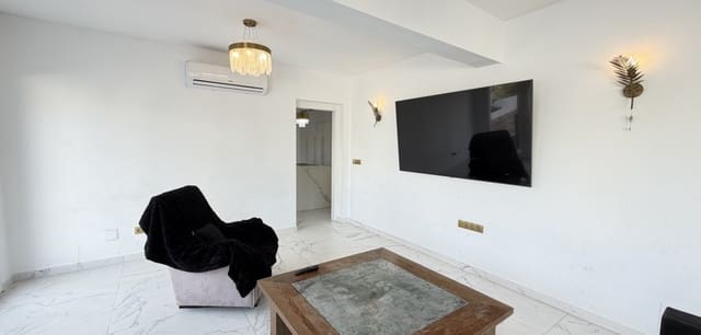 6 makuuhuone Huvila myytävänä paikassa Villamartin, Orihuela mukana uima-altaan - 695 000 € (Ref: 9571619)