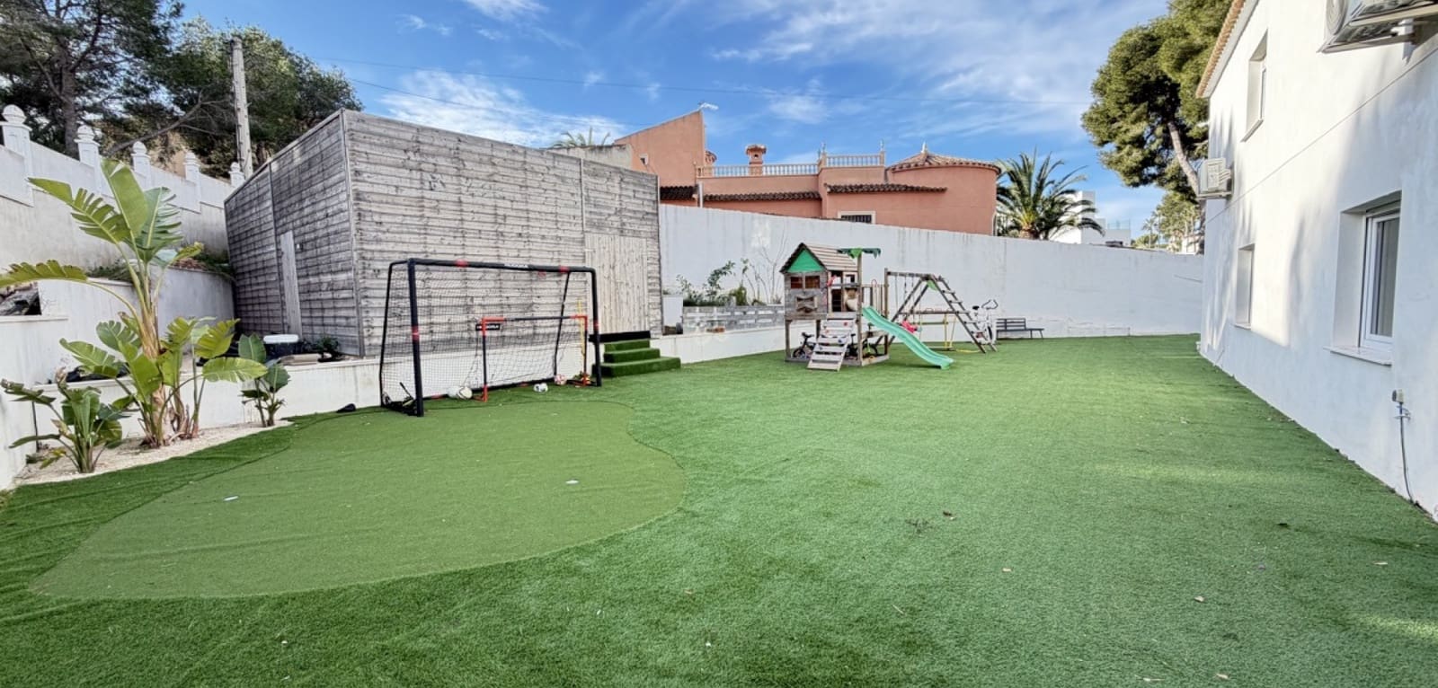 6 makuuhuone Huvila myytävänä paikassa Villamartin mukana uima-altaan - 695 000 € (Ref: 9571619)