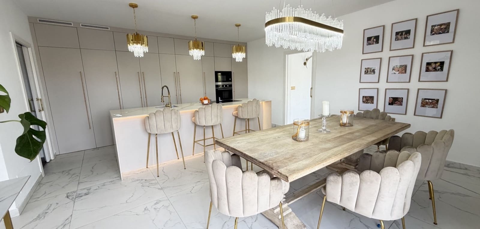 6 makuuhuone Huvila myytävänä paikassa Villamartin mukana uima-altaan - 695 000 € (Ref: 9571619)