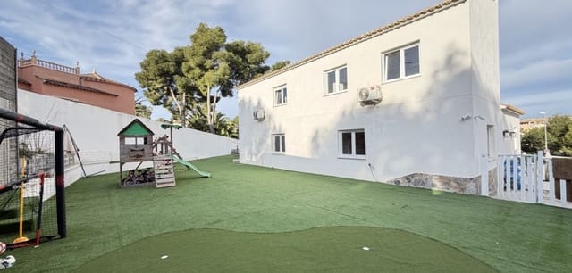 6 makuuhuone Huvila myytävänä paikassa Villamartin, Orihuela mukana uima-altaan - 695 000 € (Ref: 9571619)