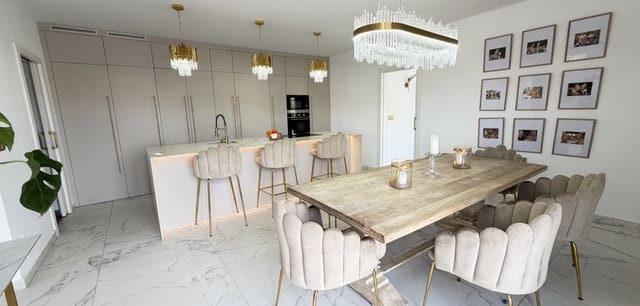 6 makuuhuone Huvila myytävänä paikassa Villamartin, Orihuela mukana uima-altaan - 695 000 € (Ref: 9571619)