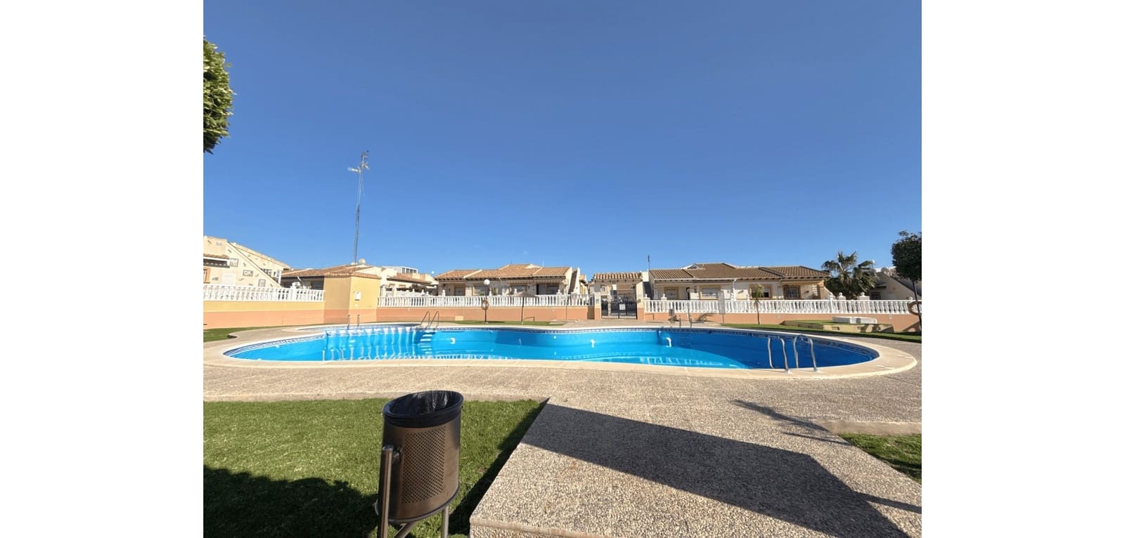 2 slaapkamer Bungalow te koop in Cabo Roig met zwembad - € 184.950 (Ref: 9590490)