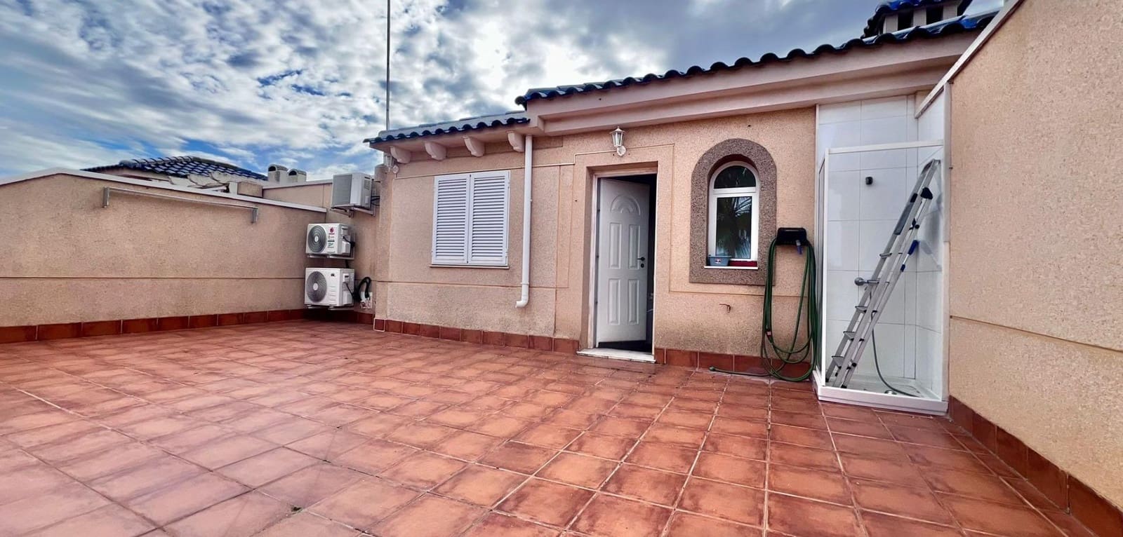 Bungalow de 2 habitaciones en Pilar de la Horadada en venta con piscina - 220.000 € (Ref: 9590492)