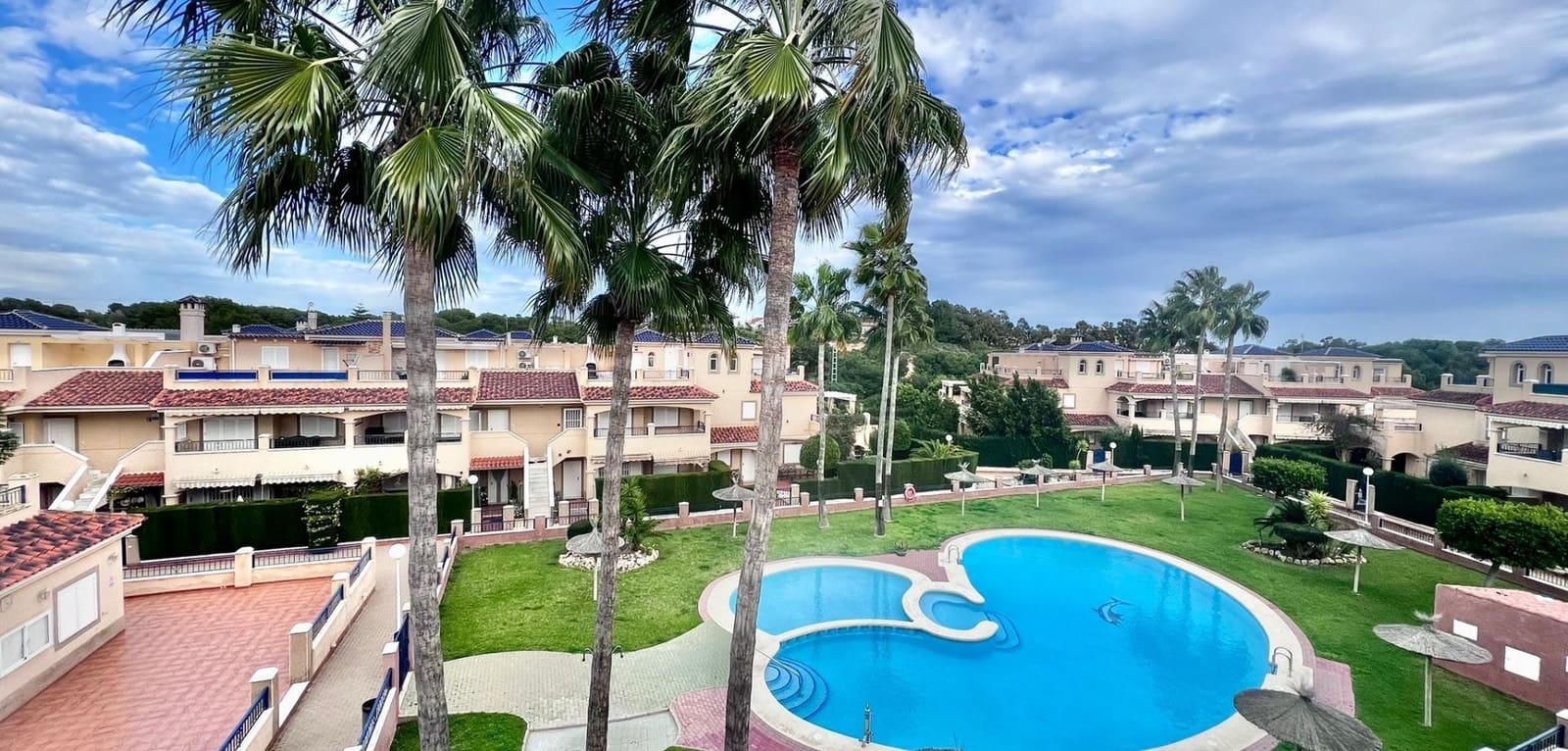 Bungalow de 2 habitaciones en Pilar de la Horadada en venta con piscina - 220.000 € (Ref: 9590492)