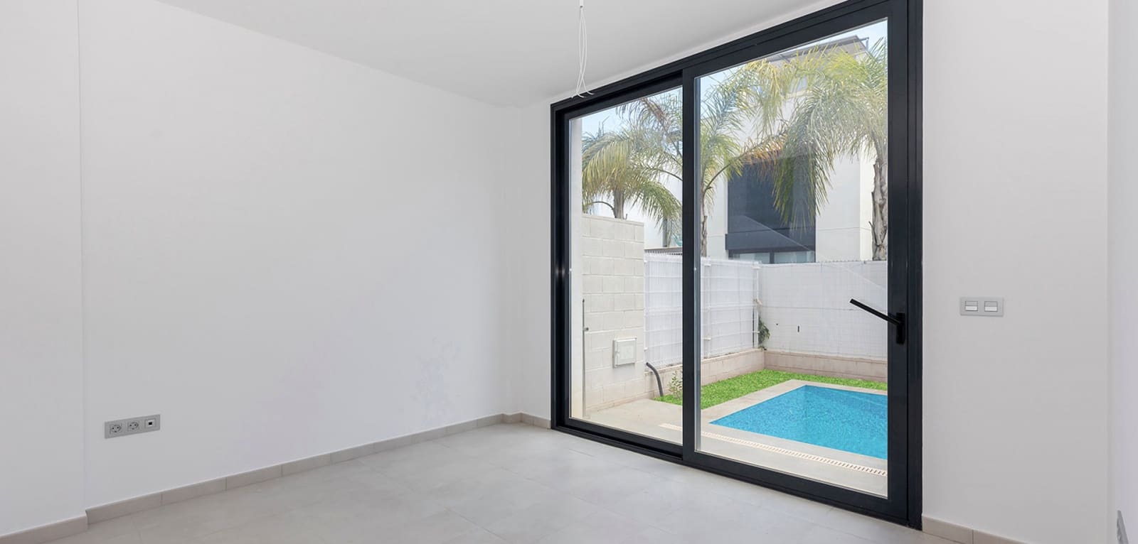 Chalet de 3 habitaciones en Orihuela Costa en venta con piscina - 319.000 € (Ref: 9603057)