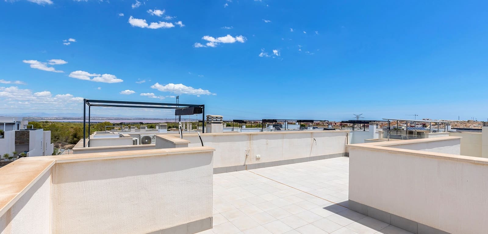 Chalet de 3 habitaciones en Orihuela Costa en venta con piscina - 319.000 € (Ref: 9603057)