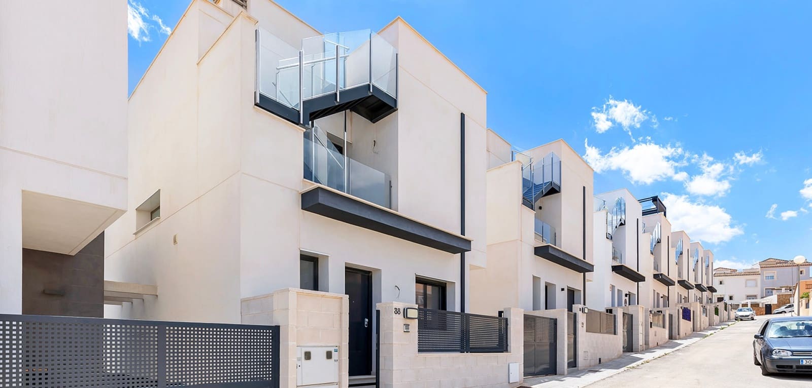 Chalet de 3 habitaciones en Orihuela Costa en venta con piscina - 319.000 € (Ref: 9603057)