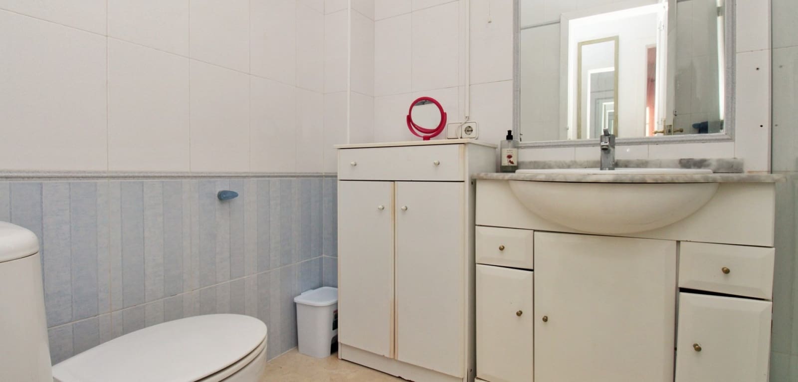 3 makuuhuone Omakotitalo myytävänä paikassa Playa Flamenca mukana uima-altaan - 249 000 € (Ref: 9603059)